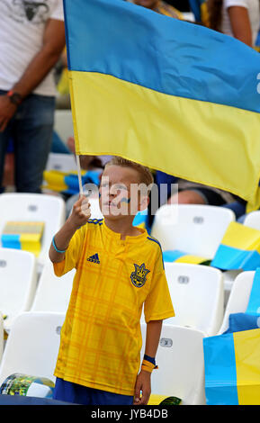 MARSEILLE, Frankreich, 21. JUNI 2016: ukrainische Fans ihre Unterstützung zeigen während der UEFA EURO 2016 Spiel Ukraine gegen Polen in Stade Velodrome von Marseille, Stockfoto