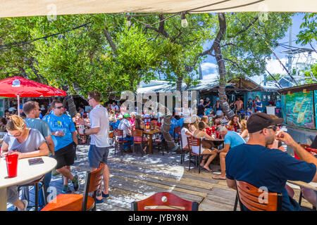 Hungrig Tarpon Restaurant und Bar an Robbies Marina in Islamorada, Florida Keys Stockfoto