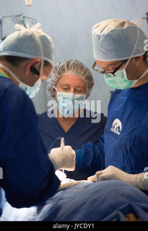 Liebe Chirurgie in kleinen Städten Ecuadors durchgeführt durch CinterAndes am 27. Mai 2014 Stockfoto