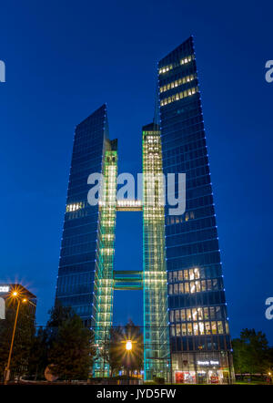 Highlight Towers bei Nacht, München, Bayern, Deutschland, Europa Stockfoto