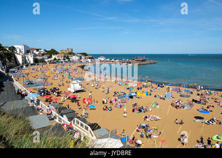 Anzeigen von Viking Bay Beach an einem sonnigen Tag, Broadstairs Stadt am Meer, Kent, England, Großbritannien Stockfoto