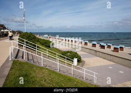 Liegen am Strand des Ostseebades Kühlungsborn, Mecklenburg-Vorpommern, Deutschland, Europa Stockfoto