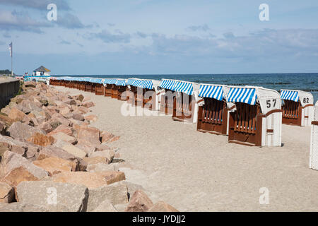 Liegen am Strand des Ostseebades Kühlungsborn, Mecklenburg-Vorpommern, Deutschland, Europa Stockfoto