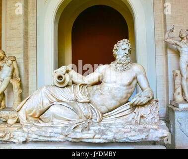 Vatikanstadt, Italien - Mai 02, 2014: Klassische griechische Skulptur von Neptun in der Vatikanischen Museen Stockfoto