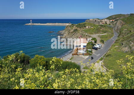 Collioure Küstenlandschaft im Hafenbereich, Vermeille-küste, Mittelmeer, Roussillon, Pyrénées-orientales, Frankreich Stockfoto