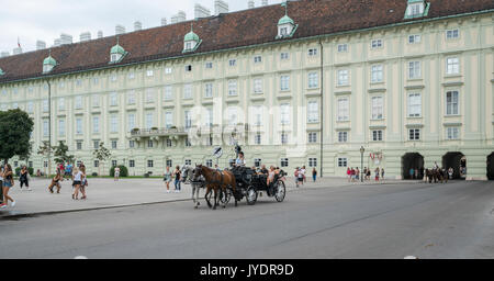 Blick auf den Innenhof der Hofburg in Wien Stockfoto