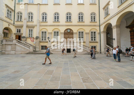 Blick auf den Innenhof der Hofburg in Wien Stockfoto
