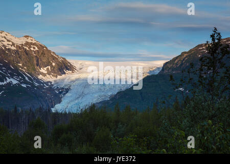 Sonnenaufgang an der Ausfahrt Galcier Road, Exit Glacier, Kenai Fjords Nationalpark, Kenai Halbinsel, Seward, Alaska, USA Stockfoto