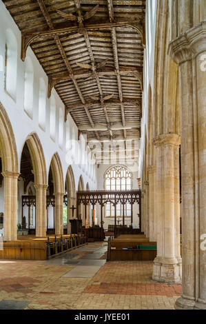 Aus Holz geschnitzte Engel auf das Kirchenschiff Decke, circa 1500, Interieur der Kirche der Heiligen Dreifaltigkeit, Blythburgh, Suffolk, England, Stockfoto