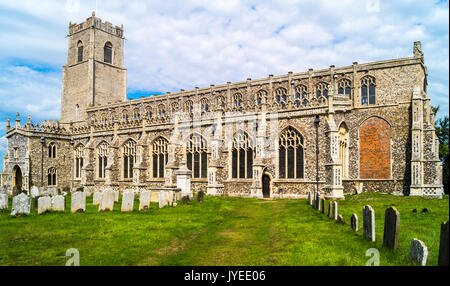 Kirchhof, Kirche der Heiligen Dreifaltigkeit, Blythburgh, Suffolk, England Stockfoto