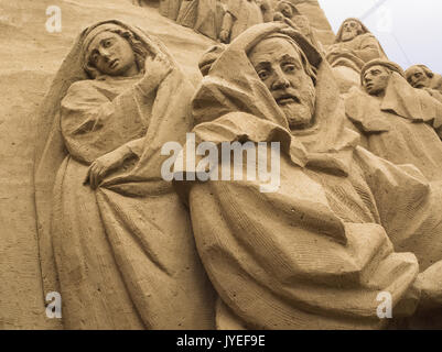 Jesolo Lido, Italien: Sand Krippe 2016, wunderbare Sand scultures mit der Darstellung der Heiligen Familie und der Exodus der Bibel; Details Stockfoto