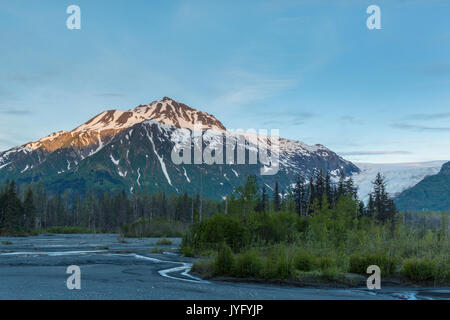 Sonnenaufgang an der Ausfahrt Galcier Road, Exit Glacier, Kenai Fjords Nationalpark, Kenai Halbinsel, Seward, Alaska, USA Stockfoto