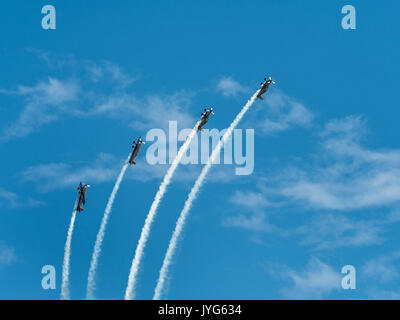 Die Blades Aerobatic Display Team, ein ganztägiger zivile Display Team, Durchführung in Eastbourne Airshow Stockfoto