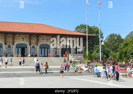 Montreal, Kanada - 16. August 2017: Mount Royal Chalet (Französisch: Chalet du Mont-Royal) ist ein berühmtes Gebäude in der Nähe der Gipfel des Mount Royal in Mont entfernt Stockfoto