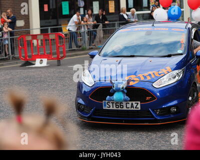 Sheerness, Kent. 19 Aug, 2017. Sheerness hielt seine jährliche Sommer Karneval, das war eine farbenfrohe Angelegenheit. Credit: James Bell/Alamy leben Nachrichten Stockfoto