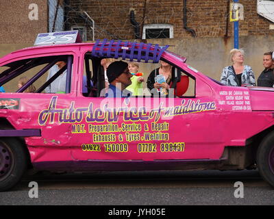 Sheerness, Kent. 19 Aug, 2017. Sheerness hielt seine jährliche Sommer Karneval, das war eine farbenfrohe Angelegenheit. Credit: James Bell/Alamy leben Nachrichten Stockfoto
