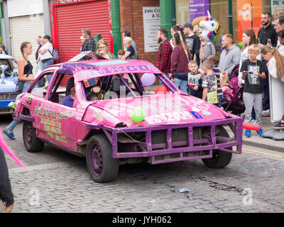 Sheerness, Kent. 19 Aug, 2017. Sheerness hielt seine jährliche Sommer Karneval, das war eine farbenfrohe Angelegenheit. Credit: James Bell/Alamy leben Nachrichten Stockfoto