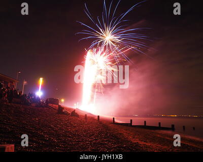 Sheerness, Kent. 19 Aug, 2017. Sheerness fair und jährliche Sommer Feuerwerk. Credit: James Bell/Alamy leben Nachrichten Stockfoto