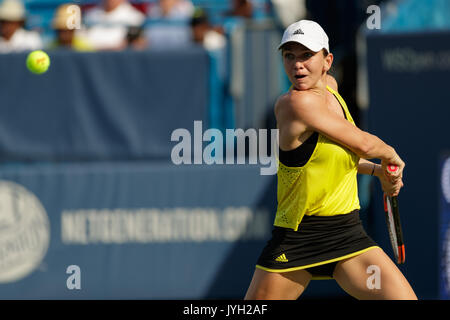 August 19, 2017: Simona Halep (ROU) ist intensiv im Semifinale am 2017 Western & Southern Open Tennis Turnier am Linder Familie Tennis Center in Mason, Ohio gespielt wird. Adam Lacy/CSM Stockfoto