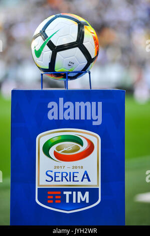 Turin, Italien. 19 August, 2017. Match Serie A TIM zwischen Juventus Turin und Cagliari Calcio in der Allianz Stadion Torino. Das endgültige Ergebnis der Match ist 3-0. Quelle: Fabio Udine/Alamy leben Nachrichten Stockfoto