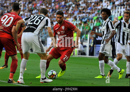 Turin, Italien. 19 August, 2017. Capuano (Cagliari Calcio) während dem Spiel in der Serie A TIM zwischen Juventus Turin und Cagliari Calcio in der Allianz Stadion Torino. Das endgültige Ergebnis der Match ist 3-0. Quelle: Fabio Udine/Alamy leben Nachrichten Stockfoto