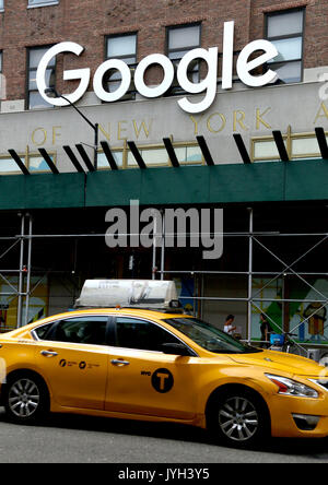 New York, New York, USA. 19 Aug, 2017. Ein Blick auf Google Hauptquartier in 111 8. Avenue. Google vor kurzem abgefeuert James Damore für die Buchung einer 10 Seite anti-vielfalt Memo. Die Alt-taste Rechts geplant, eine März bei Google Hauptsitz über die Grafschaft aber abgebrochen wegen Sicherheitsbedenken. Credit: Nancy Kaszerman/ZUMA Draht/Alamy leben Nachrichten Stockfoto