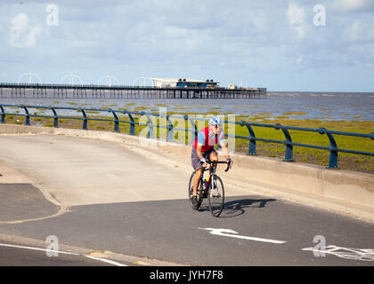 Southport, Merseyside, UK. 20. August 2017. UK Wetter. Sonnigen Start in den Tag in das Resort im Sommer kehrt in die Küstenstadt an der Westküste. Kredit; MediaWorldImages/AlamyLiveNews. Stockfoto