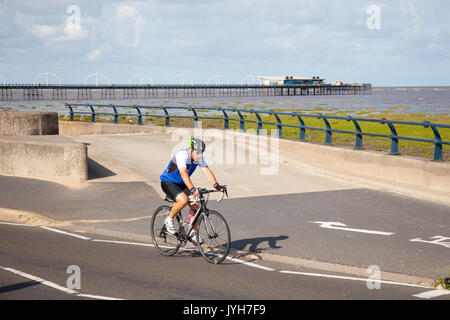 Southport, Merseyside, UK. 20. August 2017. UK Wetter. Sonnigen Start in den Tag in das Resort im Sommer kehrt in die Küstenstadt an der Westküste. Kredit; MediaWorldImages/AlamyLiveNews. Stockfoto