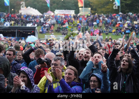 Brecon Beacons, UK. 18 Aug, 2017. Allgemeine Ansichten des 2017 Green Man Festival in Glanusk Park, Brecon Beacons, Wales. Foto Datum: Freitag, 18. August 2017. Photo Credit: Roger Garfield/Alamy Live News Credit: Roger Garfield/Alamy leben Nachrichten Stockfoto