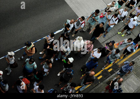 Hong Kong. 20 Aug, 2017. Die demonstranten März rund um Hong Kong Island Zentrale zur Unterstützung der Demokratie Jashua Wong, Alex Chow, und Nathan, Gesetz, der anti-chinesischen Proteste inhaftiert waren. Und 30 weitere Aktivisten wurden zu Haftstrafen verurteilt. Credit: Mohamed Elsayyed/Alamy leben Nachrichten Stockfoto