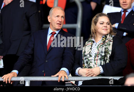 Southampton Vorsitzender Ralph Krueger und Katharina Liebherr an den Ständen in der Premier League Spiel in St Mary's, Southampton. Stockfoto