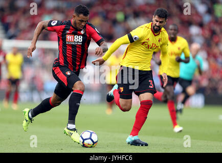 AFC Bournemouth Josua König (links) und Watford Miguel Britos Kampf um den Ball während der Premier League Match an der Vitalität Stadium, Bournemouth. Stockfoto