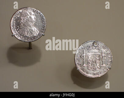 8 Reales, Spanische Münzen, König Karl IV., links 1807 aus Mexico City Minze, rechts 1793 von der Minze Potosi in Bolivien, silber Winterthur Museum DSC 01592 Stockfoto