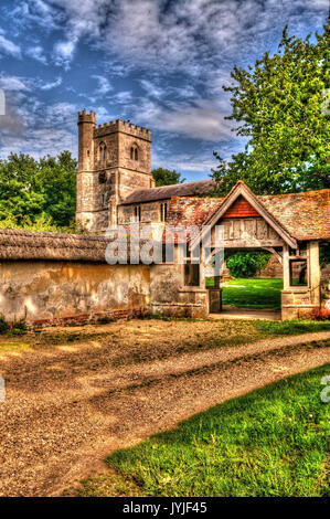 Allerheiligen und St. Margarets Church, Enford, (wie ein HDR-Bild verarbeitet). Stockfoto