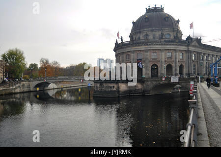 Bode Museum gehört zu der Gruppe der Museen auf der Museumsinsel für Deutsche und Ausländer Reisende besuchen mit Spree am 9. November 2016 I Stockfoto