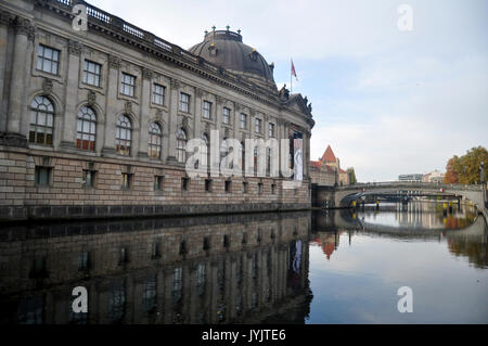 Bode Museum gehört zu der Gruppe der Museen auf der Museumsinsel für Deutsche und Ausländer Reisende besuchen mit Spree am 9. November 2016 I Stockfoto