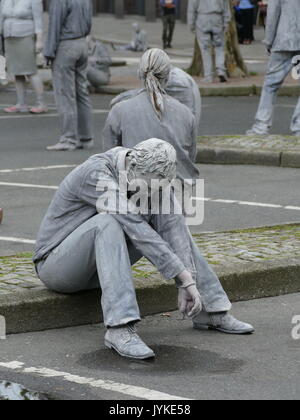 Hamburg 1000 geisterhafte Bewegte Figuren zombie kreativen Protest an die G20 für mehr Solidarität und politische Partizipation in der Welt Stockfoto