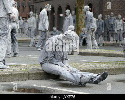 Hamburg 1000 geisterhafte Bewegte Figuren zombie kreativen Protest an die G20 für mehr Solidarität und politische Partizipation in der Welt Stockfoto