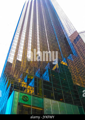 New York, USA - 13. Februar 2013: Der Trump World Tower: Trump World Tower Stockfoto