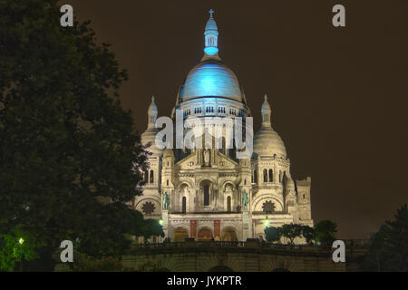 HDR-Bild von Sacre Coeur, Montmartre, Paris, Frankreich. Stockfoto