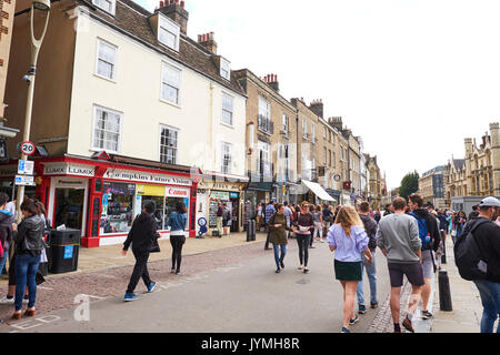 Blick entlang der Könige Parade, Cambridge, Großbritannien Stockfoto