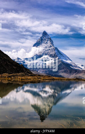 Matterhorn mit relfection in Riffelsee, Zermatt, Schweiz Stockfoto