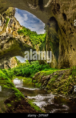 Devetashka Höhle liegt im Norden von Bulgarien Stockfoto