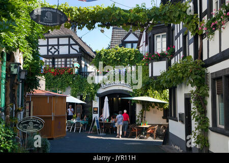 Wein Festival auf dem Weindorf Winningen Rheinland-Pfalz, Deutschland Stockfoto