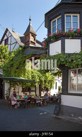 Wein Festival auf dem Weindorf Winningen Rheinland-Pfalz, Deutschland Stockfoto