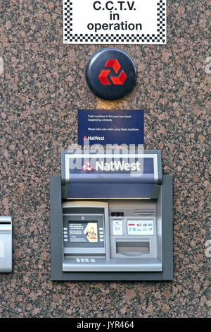 LONDON, Großbritannien - 09 Februar: NatWest ATM auf Urban Street in London, Großbritannien - 09 Februar, 2015; National Westminster Bank, allgemein bekannt als NatWest, ist ein La Stockfoto