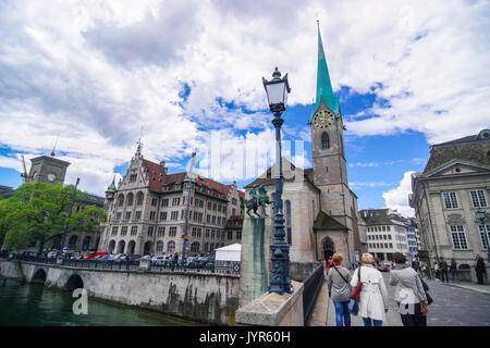 Panorama Blick auf die Frau Münster Kirche in Zürich Schweiz Stockfoto