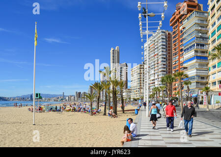 Strandpromenade Esplanade, Playa de Levante, Benidorm, Costa Blanca, Provinz Alicante, Königreich Spanien Stockfoto