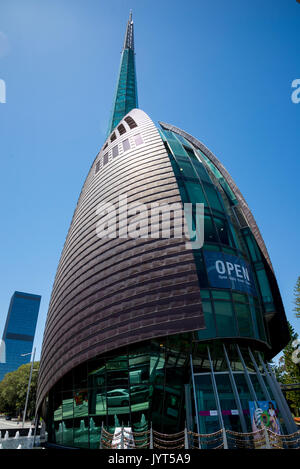 Eine Nahaufnahme des Swan Bells Tower in Perth, Western Australia Stockfoto