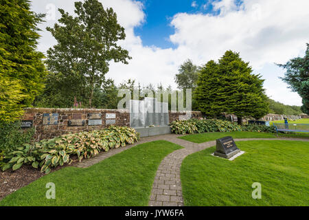 Lockerbie, Schottland, Großbritannien - 19 August, 2017: Der Garten des Gedenkens für die Opfer der Flugzeugkatastrophe in Lockerbie Dryfesdale Friedhof, Lockerbie. Stockfoto